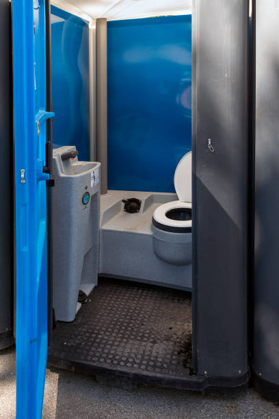 Best Luxury portable toilet rental  in Geneva, OH